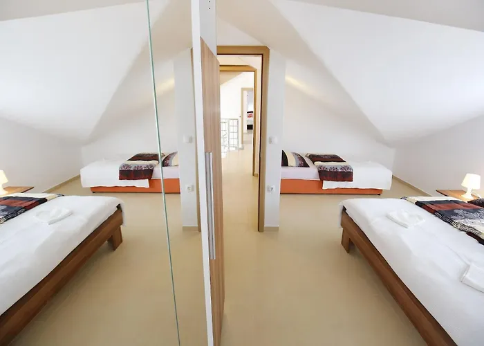 Kapetan - One Bedroom With Terrace Sukošan