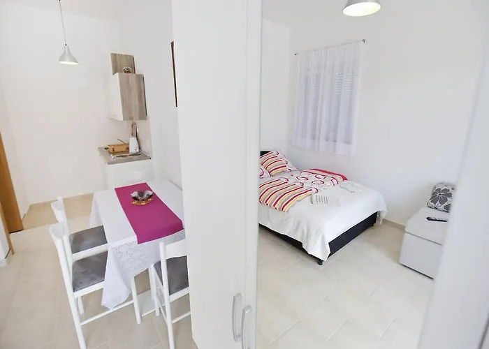Kapetan - One Bedroom With Terrace Appartamento Sukošan