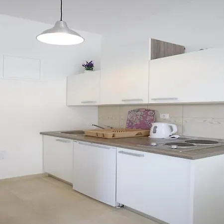 Kapetan - One Bedroom With Terrace Lägenhet