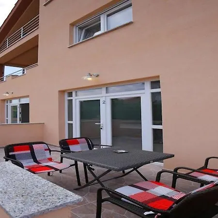 Kapetan - One Bedroom With Terrace Lägenhet