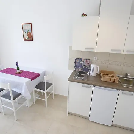 Lägenhet Kapetan - One Bedroom With Terrace