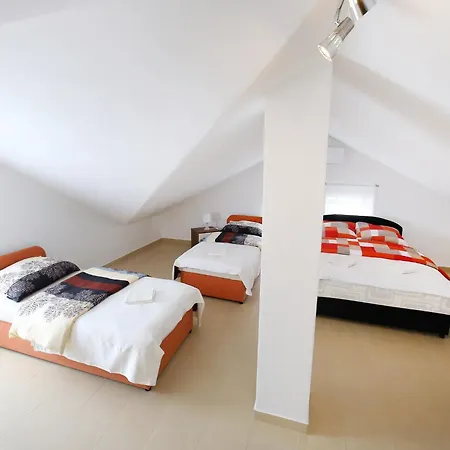 Kapetan - One Bedroom With Terrace Lägenhet Sukošan