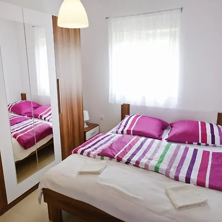 Lägenhet Kapetan - One Bedroom With Terrace Sukošan