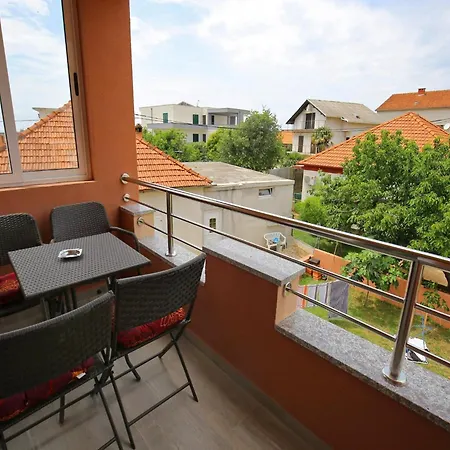 Kapetan - One Bedroom With Terrace Lägenhet