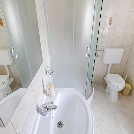 Lägenhet Kapetan - One Bedroom With Terrace