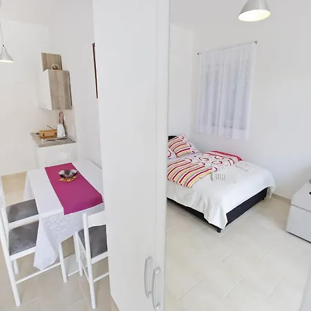 Kapetan - One Bedroom With Terrace Apartment Sukosan