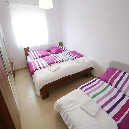 Lägenhet Kapetan - One Bedroom With Terrace