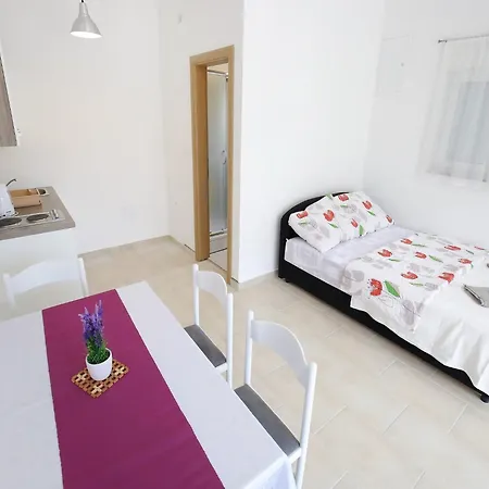 Kapetan - One Bedroom With Terrace Sukošan