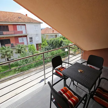 Kapetan - One Bedroom With Terrace Sukošan