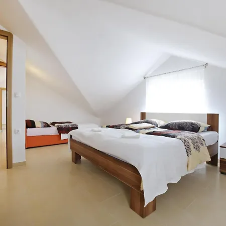 Kapetan - One Bedroom With Terrace