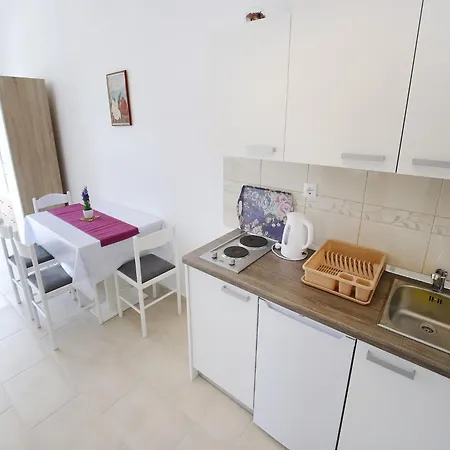 Kapetan - One Bedroom With Terrace Lägenhet