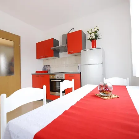 Kapetan - One Bedroom With Terrace Lägenhet