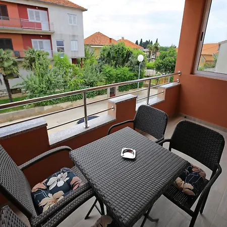 Kapetan - One Bedroom With Terrace Apartment Sukosan