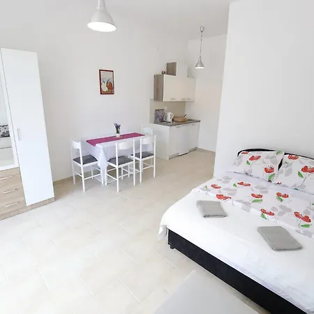 Kapetan - One Bedroom With Terrace Lägenhet Sukošan