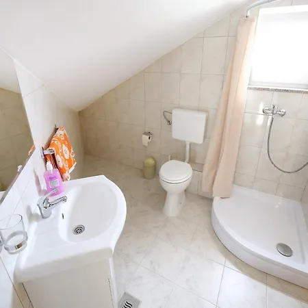 Kapetan - One Bedroom With Terrace Sukošan