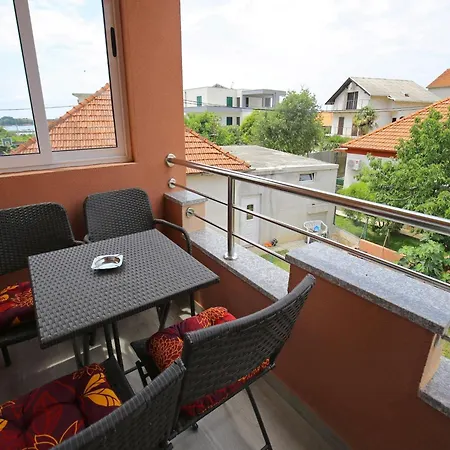 Apartamento Kapetan - One Bedroom With Terrace