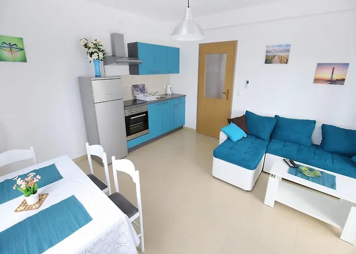 Apartment Kapetan - One Bedroom With Terrace Sukosan