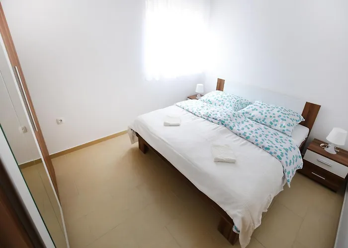 Apartment Kapetan - One Bedroom With Terrace